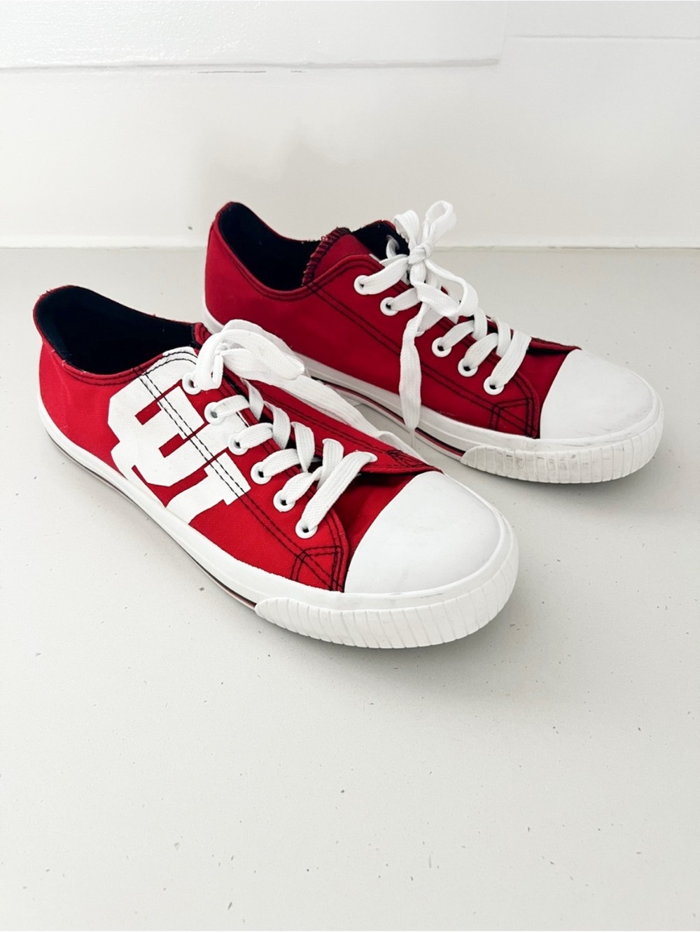 University of Utah Utes Red Canvas Sneakers Men’s Size 8